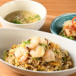 クリスタルジェイド六本木 - 海老と高菜の炒飯ランチ