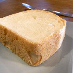 Essence et gout - 自家製のパンは温かくおかわりＯＫ☆♪