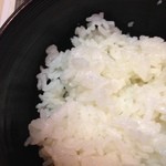 魚良 - ご飯も美味しく炊けています。