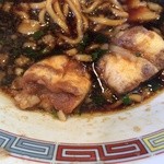 ラーメンにっこう - 湖国ブラック:麩