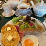 タイニー トリア アフタヌーンティー＆カフェ - 