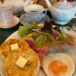 タイニー トリア アフタヌーンティー＆カフェ - 