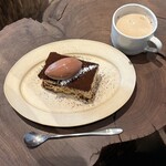 coin - 写真だと分かりにくいですがすごく大きいティラミスです！