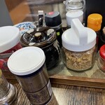 替玉屋 - 紅生姜も辛子高菜もあります♪