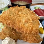 ちょうか - 料理写真:Ａセット 800円
アジフライ・刺身・味噌汁
