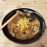 比那屋 - みそミックスラーメン(900円)