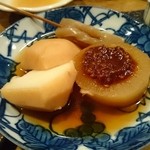 ふた夜の月 - おでん。大根、里芋、蒟蒻。