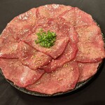 焼肉 萬月 - 料理写真:生タン
