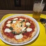 パルメナーラ - 料理写真:マルゲリータ(740円)+ジンジャーエール(140円)