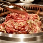 五反田 大衆焼肉 暴飲暴食 - 暴食カルビロース『タレ』