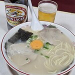 ビッグワン - 玉子入りラーメン（730円）＋ビール