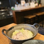 呑み処 一 ichi - 鶏の酒蒸し。優しい水炊き風