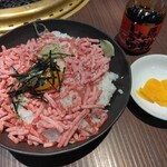 やきにく藤太 - 馬トロ丼