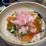 Shoyu o Kakenai Kaisen-don Umi Sachi