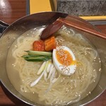 焼肉ホルモン 亀萬 - 冷麺