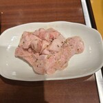 焼肉ホルモン 亀萬 - しびれ