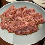 焼肉ホルモン 亀萬 - カルビ