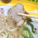 とんこつラーメン よかろうもん - 