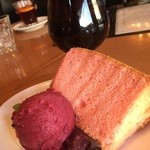 Cafe Spring - ベリーシフォン、カシスアイスのせ。