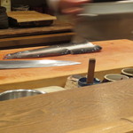 寿修 - 島根の天然うなぎが捌かれています。