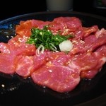 大和屋 - いい食感、酒が進む “タンアゴ”　