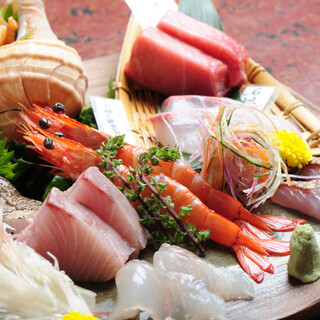 こだわりのお刺身盛り合わせが名物！前日までに要予約の八種盛◎