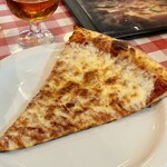 ラッコズ ニューヨークスタイルピザ - 焼き立てのクラッシックNYチーズ