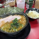 王道家直系 IEKEI TOKYO - ラーメン＋半ライス