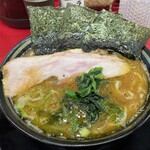 王道家直系 IEKEI TOKYO - ラーメン(初めて麺やわらかめをコールしてみた)