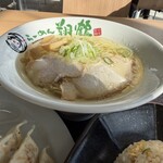地鶏らーめん 翔鶴 - しおらあめん