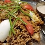 イーマサラ - チキンビリヤニ（二人前）２，０００円。