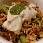 イーマサラ - ビリヤニにライタとパクチーアチャールを。