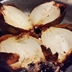 イーマサラ - 玉ねぎの丸ごとタンドール焼き。