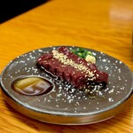 炭火焼肉・ホルモン モツの関ちゃん - 新鮮厚切りレバー