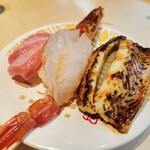 金沢回転寿司 輝らり - トロ、赤エビ、穴子