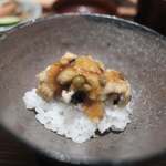 日本料理FUJI - 子ウナギを煮てご飯乗せ。