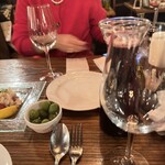 カフェ ラ・ボエム - 女性2人で500CCのデカンターはちょうどでした。