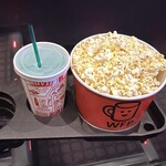 TOHOシネマズ - ドリンク写真:ポップコーン（塩）・ファンタメロン