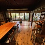 柳町 - 店内の雰囲気、ウッディです