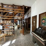 柳町 - 入り口は売店併設