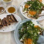 重松飯店 - 餃子は少し焦げてカリカリジューシーです