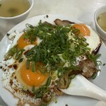 重松飯店 - 焼豚玉子飯の中+ねぎトッピング