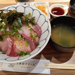 うみのファーム - ★★★ブリ丼 1500円 養殖だが 脂が乗っててめちゃくちゃうまい！ ただしCP悪い！