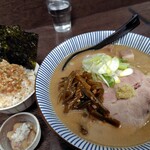 灼味噌らーめん 八堂八 - 海鮮タルタル(サーモン、白つぶ、トビッ子) 350円、ゆめぴりか(釜炊き・北海道産A米) 250円、灼味噌らーめん 1200円、味玉 150円、山くらげ 300円