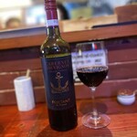 焼き鳥アポロ - 今日は赤ワイン。グビグビあっという間に1本飲んでしまった。