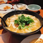 刀削麺 西安飯荘 - 刀削麺