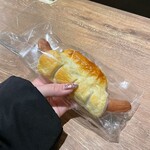 プロント - ● ソーセージドッグパイ ￥418（税込）