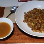 わかば食堂 - 14.11.26【東京會舘 東苑 中島潤シェフ】フカヒレスープ・叉焼黒炒飯※自家製叉焼と甘酢大根の黒炒飯