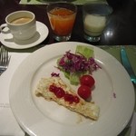 La Fusion - 2013年のバッフェ(卵料理､野菜､コーヒー､ジュース､ミルク)