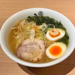 塩らーめん専門 ひるがお - 料理写真:塩玉らーめん